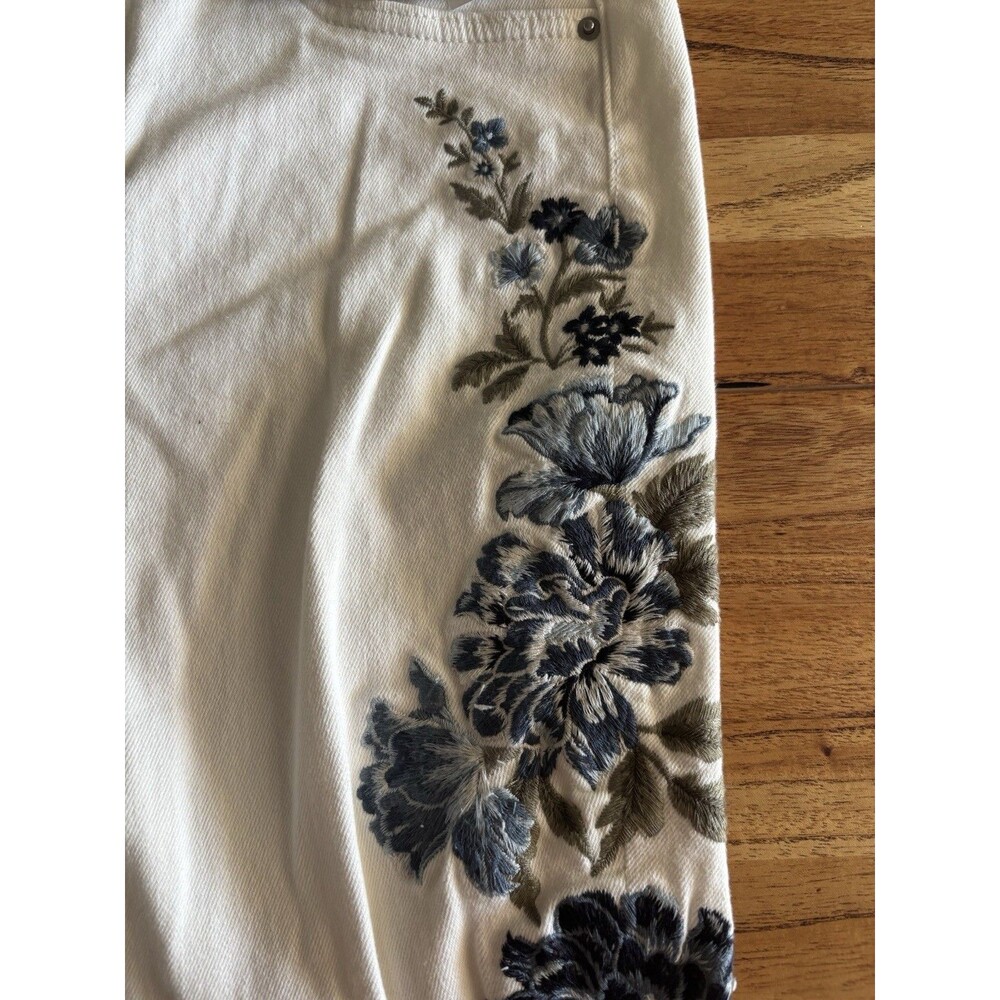 Driftwood Farrah Embroidered Jeans Size 29 - Picture 5 of 9